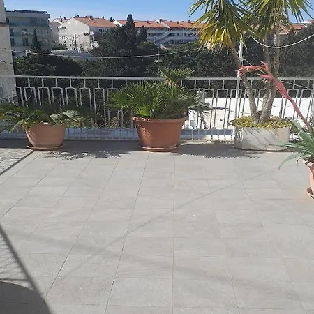 Plavi Zal Apartamento *