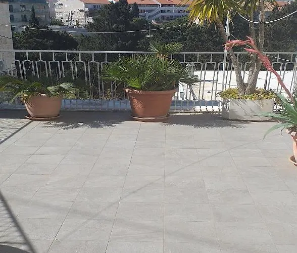 Plavi Zal 아파트 *